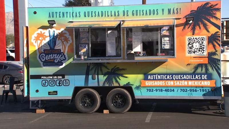 El “food truck” de la familia Ramírez es nuevo en Las Vegas, pero comenzó con una pérdida...