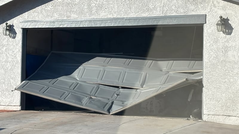 La policía realizó un arresto en relación con un incidente que causó daños a viviendas en el...