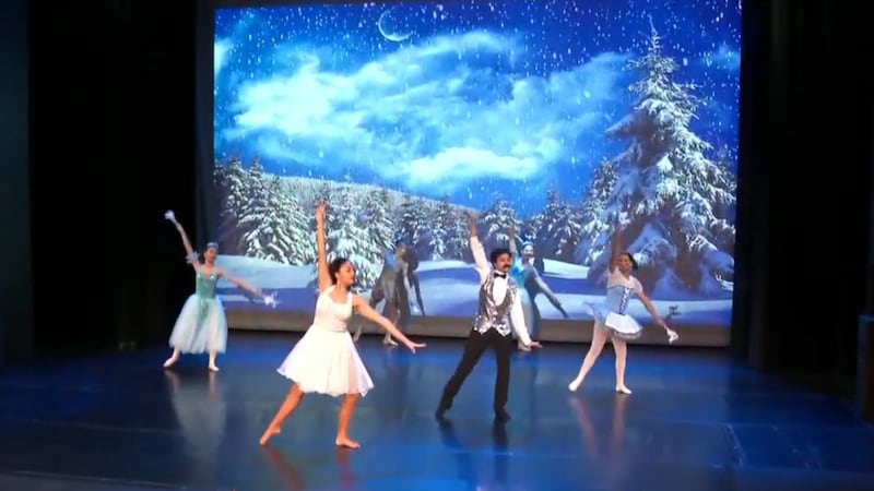 El Cascanueces con un giro latino se trata de salsa y música con la que muchas familias de Las...