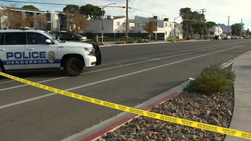 Un hombre acusado de intentar secuestrar a una mujer fue herido de bala por agentes de la...